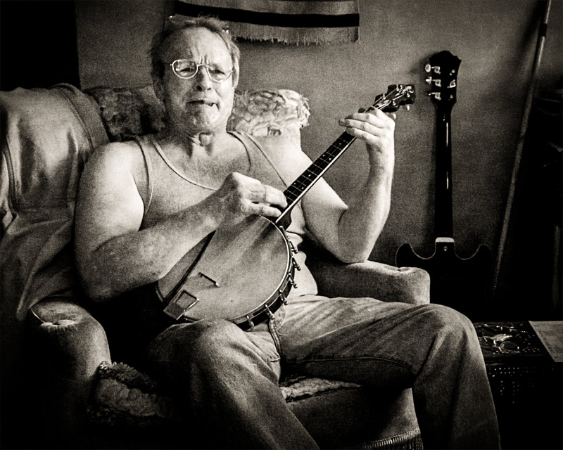 Phil Alvin at home